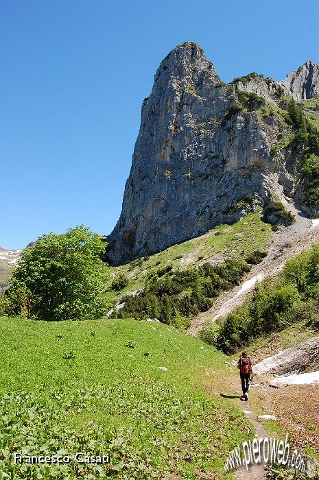 20 Un bello sperone di roccia.jpg